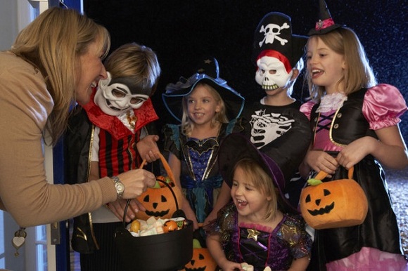 Truco o trato en Halloween, disfruta de un viaje con niños